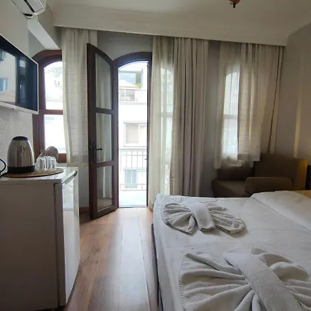 Antique And * イスタンブール