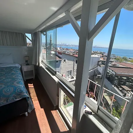 Antique And ホテル *