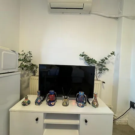 ホテル Antique And *