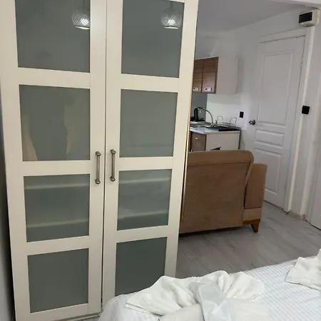 Antique And Isztambul