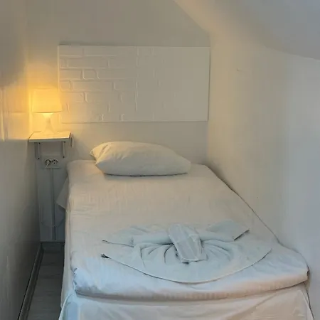 Antique And Hotell *