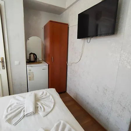 Antique And Hotell *